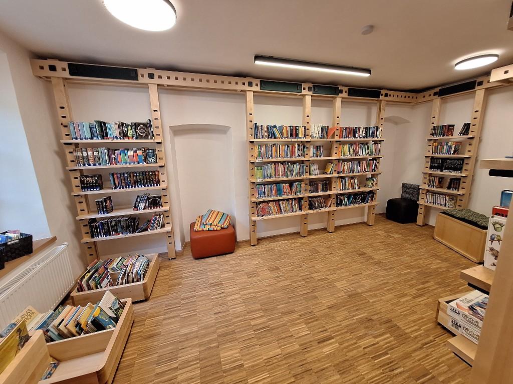 Stadtbücherei Murau innen