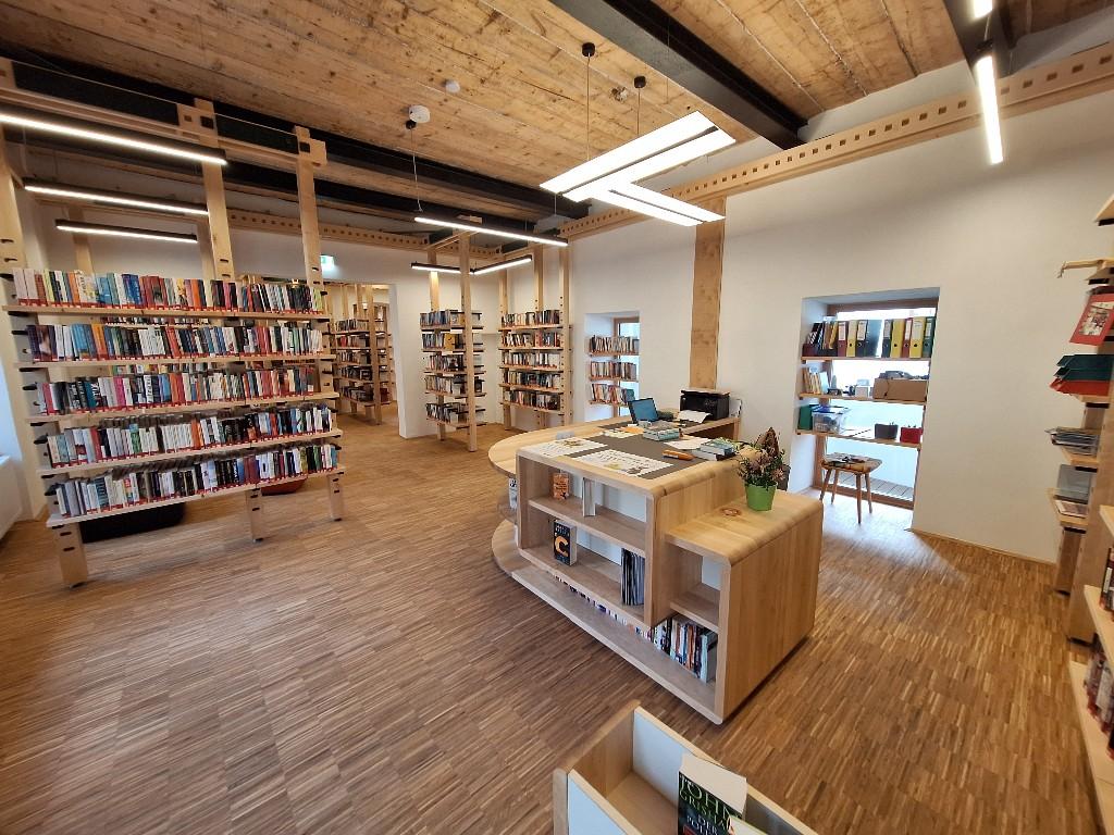 Stadtbücherei Murau innen